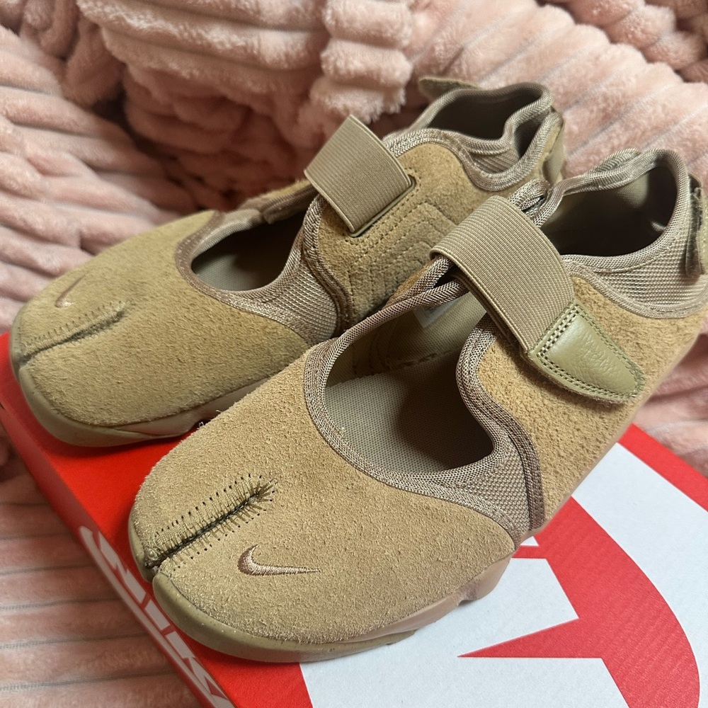 Women’s Nike Air Rift Size 9